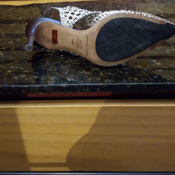 Donald Pliner Heels - Picture 5 of 7